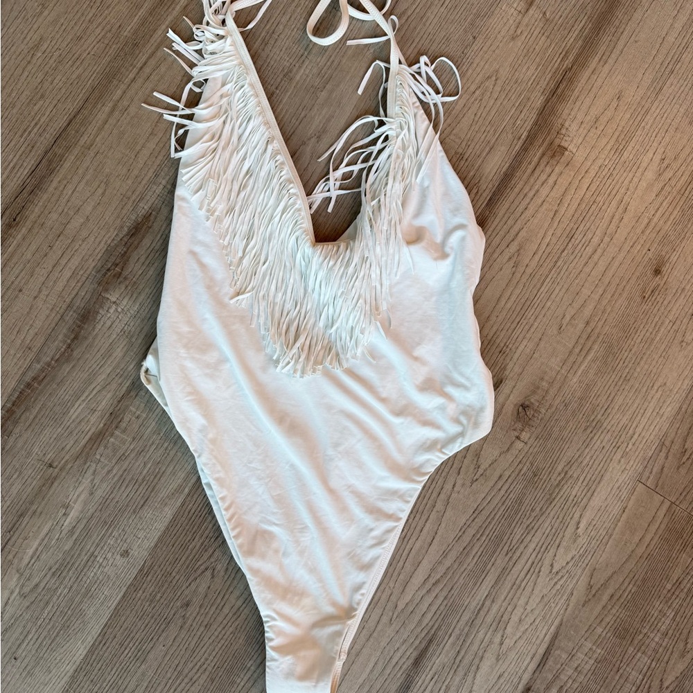 Lspace fringe one piece 🤍